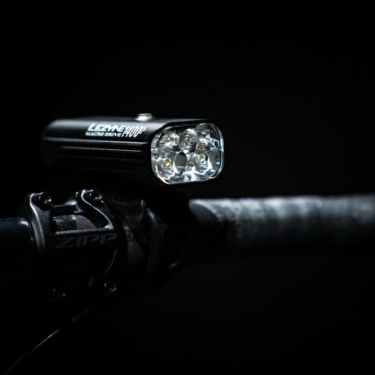 Luz Macro Drive 1400 Front Black Lezyne