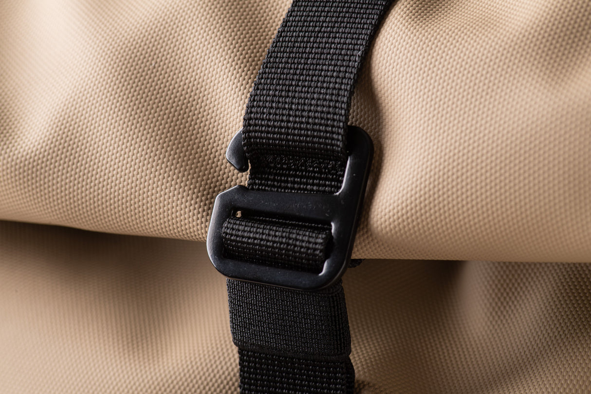 Mochila Roll On Top Desert Sand