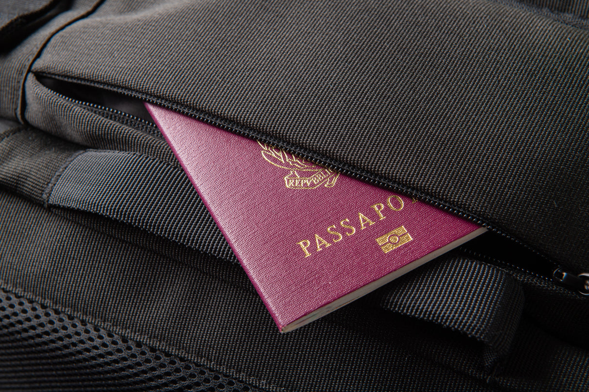 Mochila Traveler Carbon Black