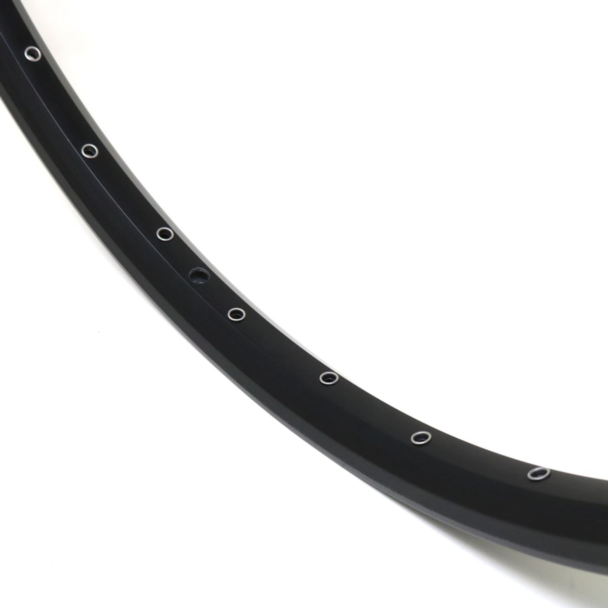 Llanta Weinmann Discbull 26" Ojetillos 36H Schrader Negro