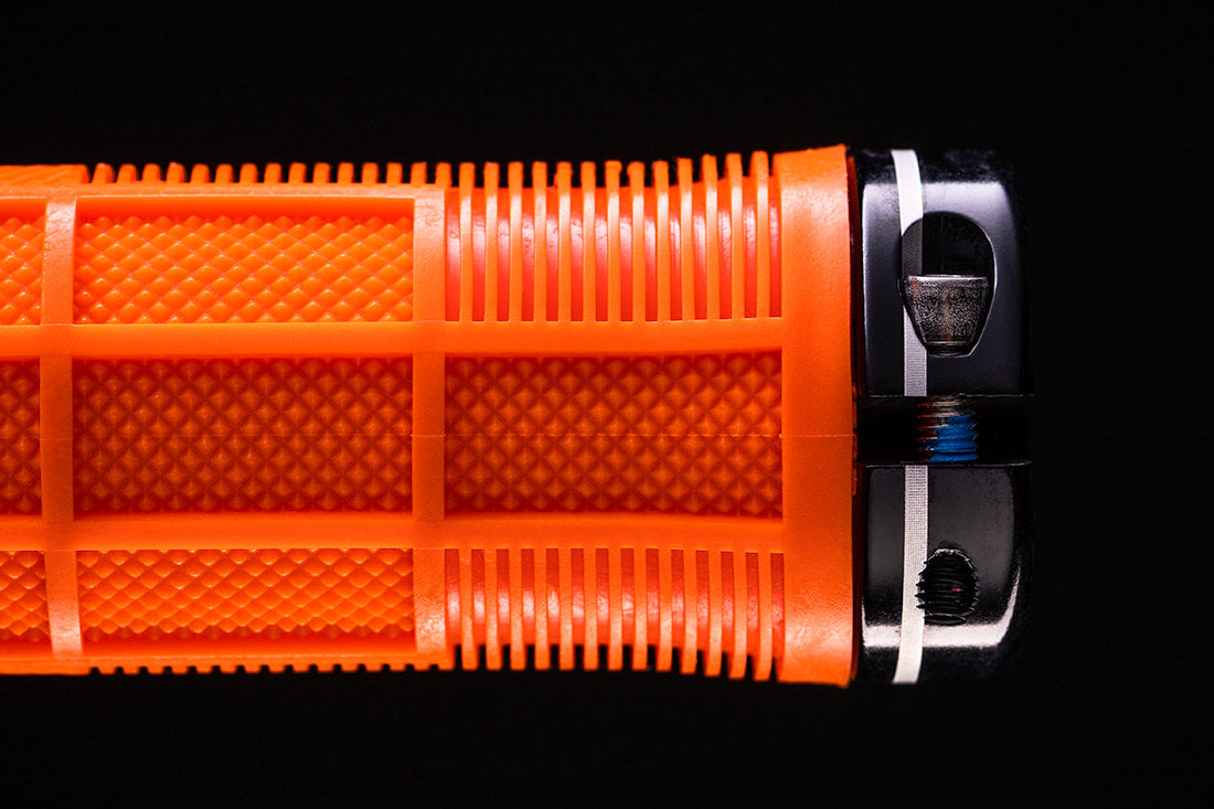 Puño Deity Knuckleduster (Colores)