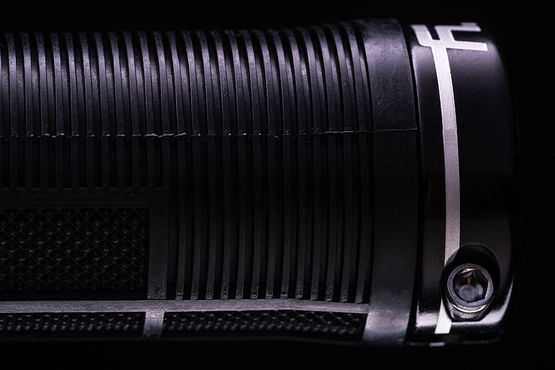 Puño Deity Knuckleduster (Colores)