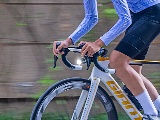 Luz Delantera Ravemen K1000