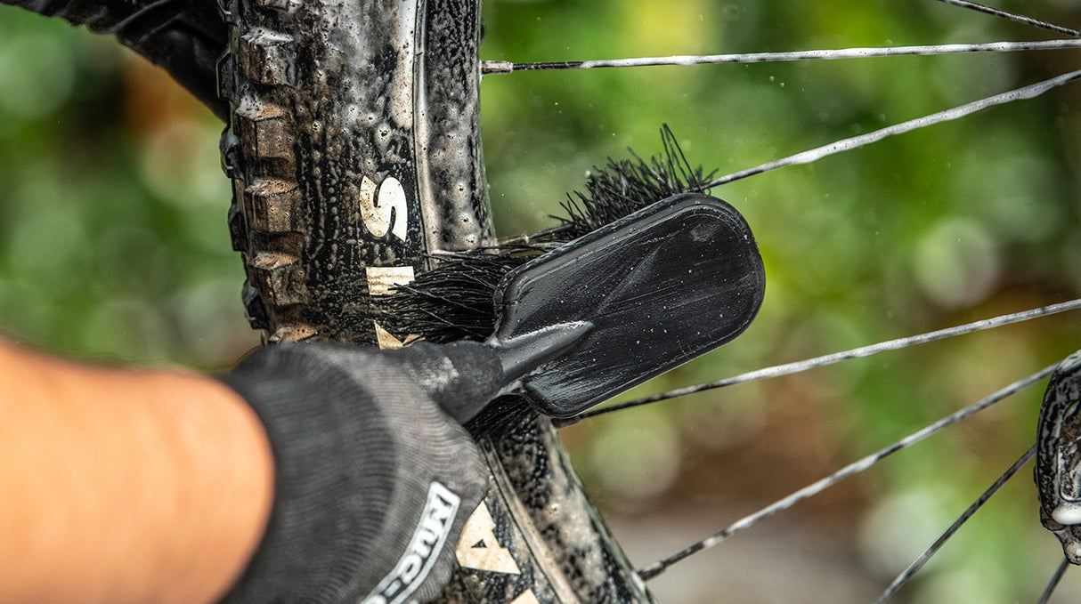 Cepillo Para Neumáticos Y Piñones Muc-Off