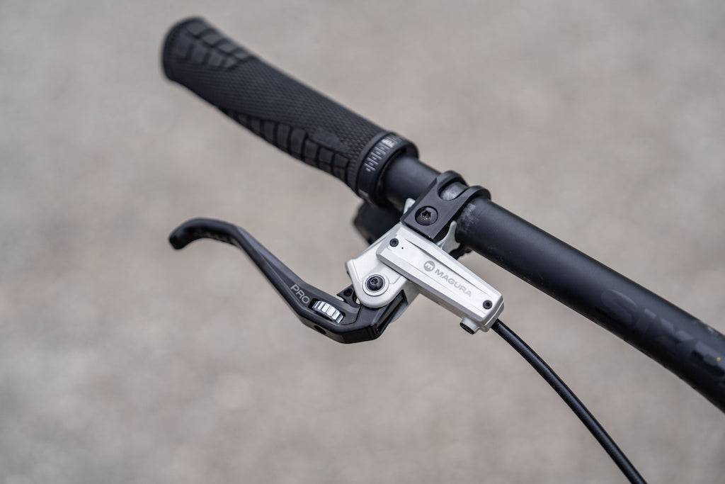 Set De Frenos: New Magura Race Pro (Delantero + Trasero)