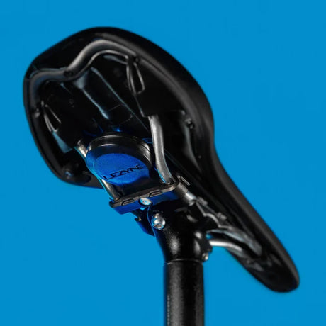 Porta Airtag Matrix Saddle Tagger Lezyne