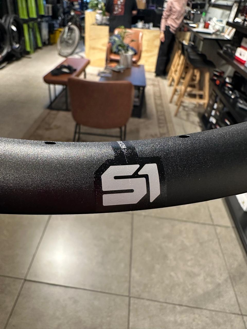 Llanta Supreme One Dynamal 32 29" / 32Hoyos