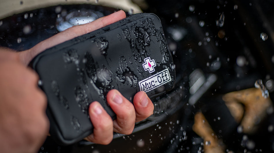 Estuche Impermeable Negro Muc-Off